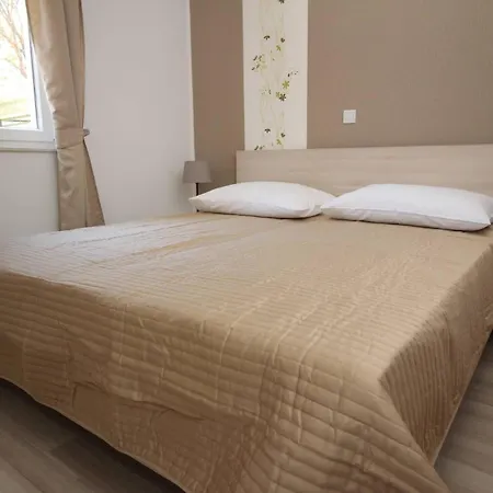 בית הארחה Gorica 1 באסקה