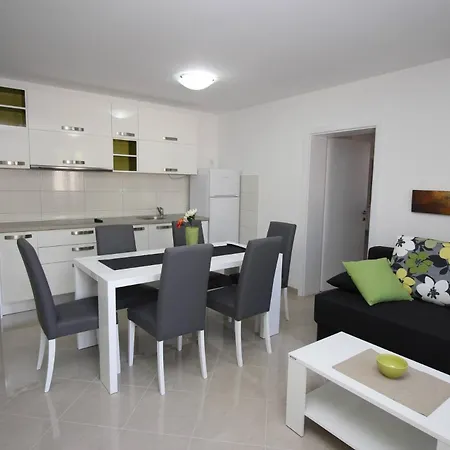 Gorica 1 4* באסקה
