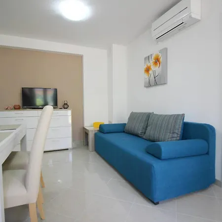 Gorica 1 בית הארחה 4*