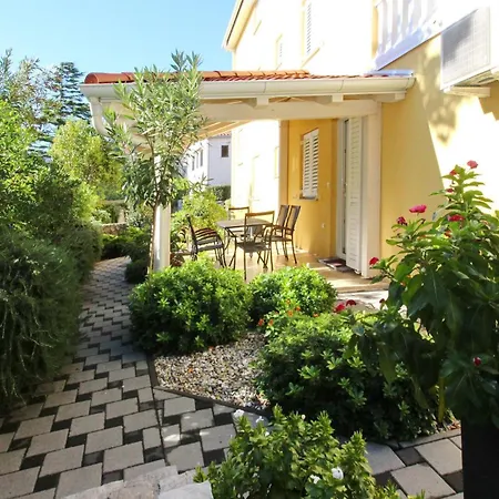 Guest house Gorica 1 Baska (Krk)